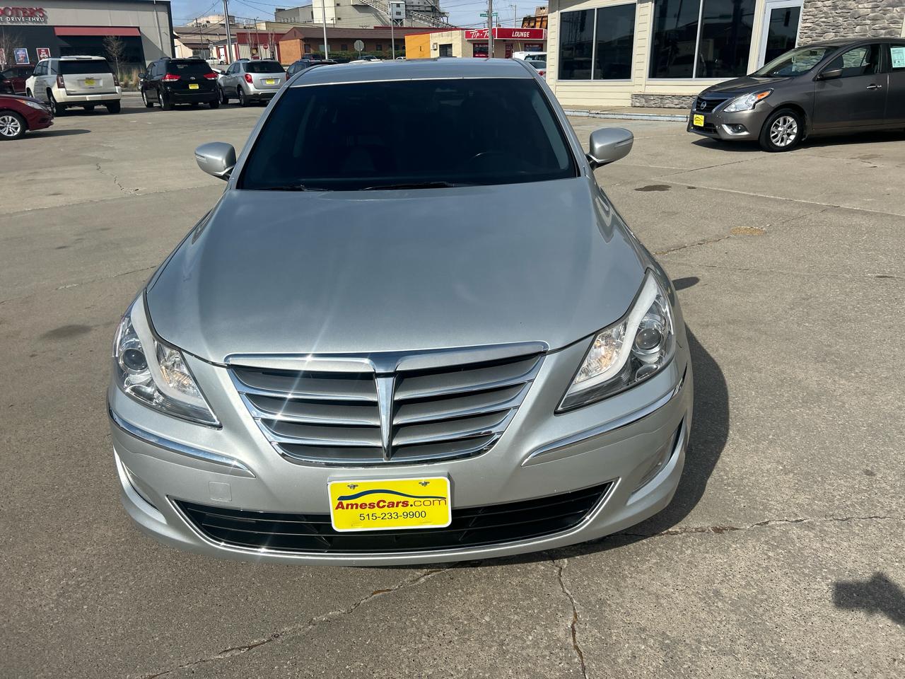 Hyundai Genesis 4dr Sdn V6 3.8L 2013
