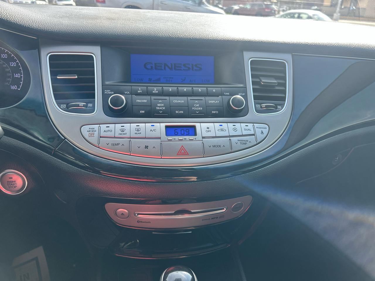 Hyundai Genesis 4dr Sdn V6 3.8L 2013