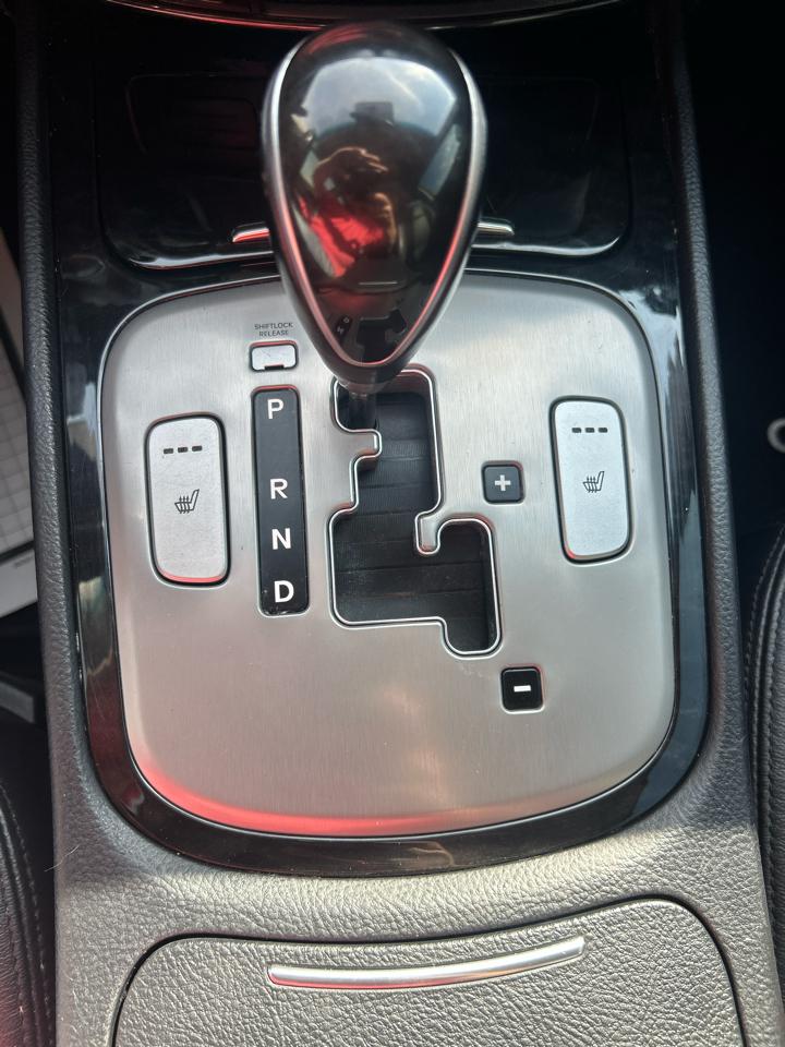 Hyundai Genesis 4dr Sdn V6 3.8L 2013