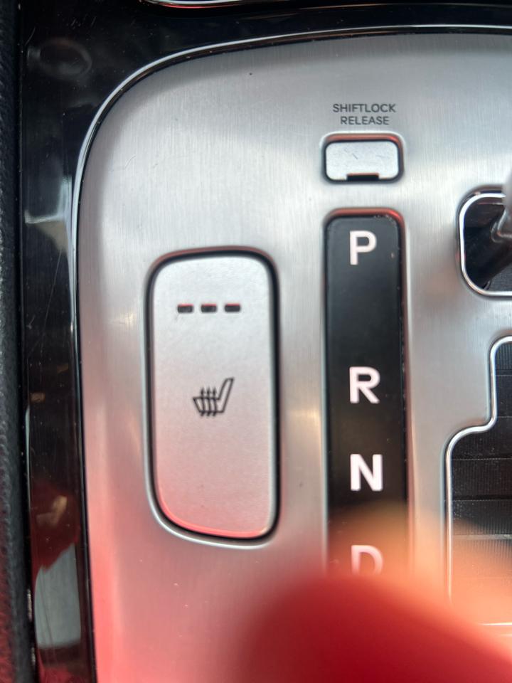 Hyundai Genesis 4dr Sdn V6 3.8L 2013