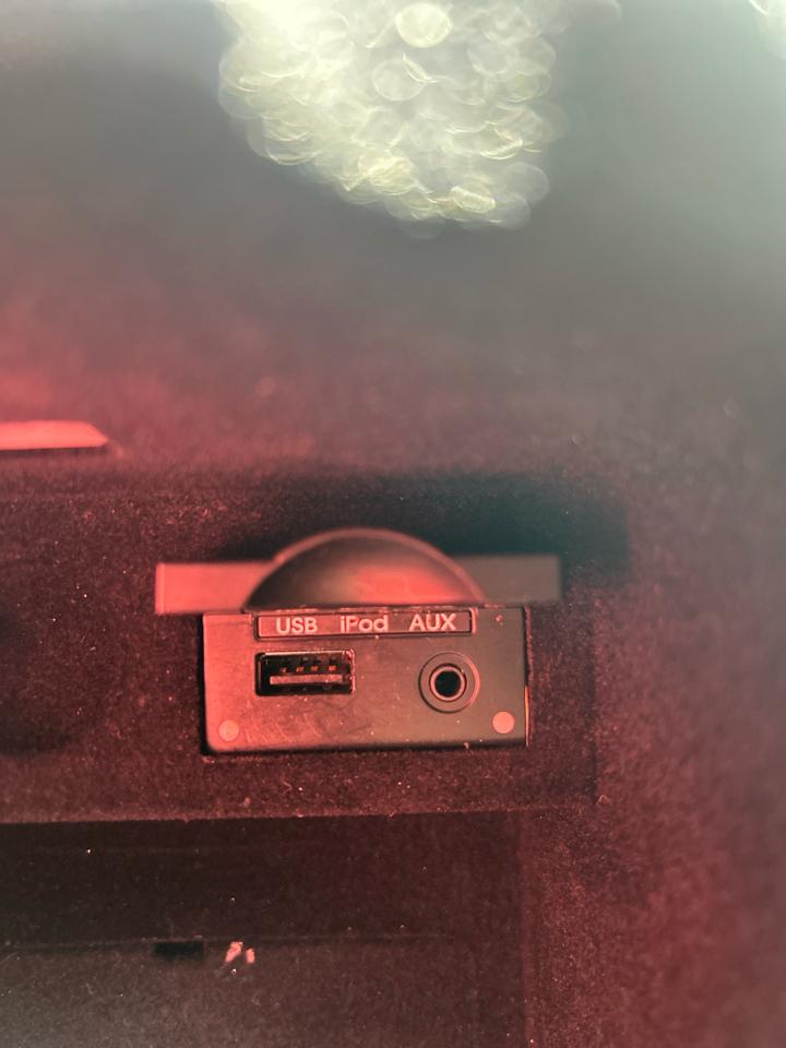 Hyundai Genesis 4dr Sdn V6 3.8L 2013