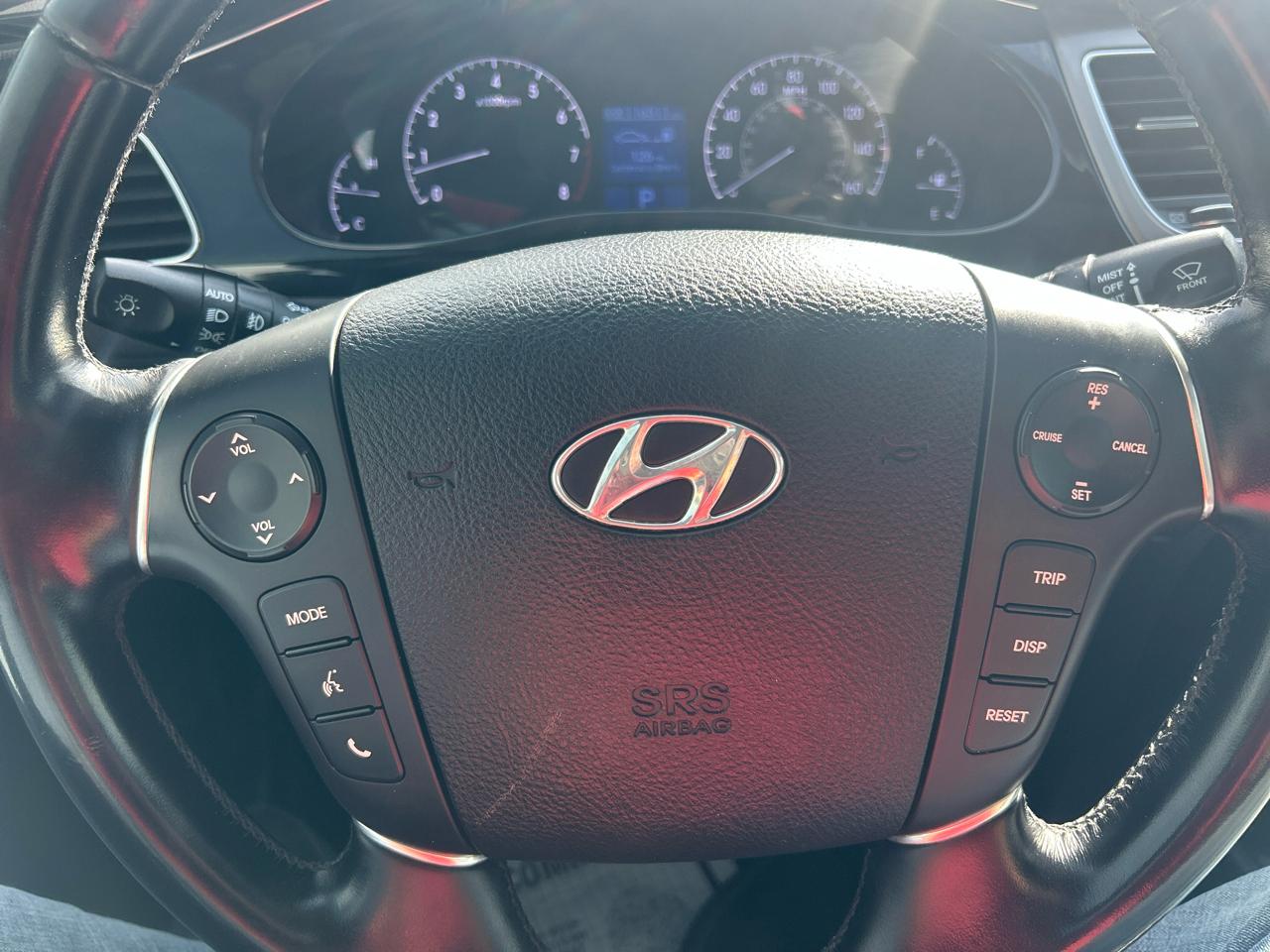 Hyundai Genesis 4dr Sdn V6 3.8L 2013