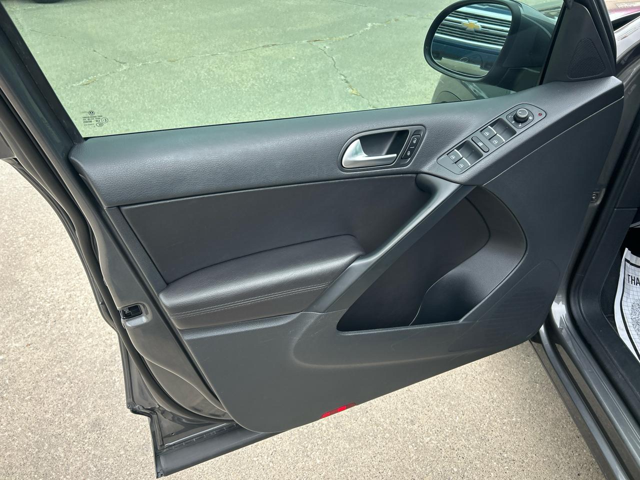 Volkswagen Tiguan 4MOTION 4dr Auto R-Line 2016