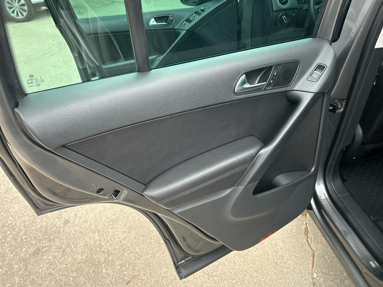 Volkswagen Tiguan 4MOTION 4dr Auto R-Line 2016