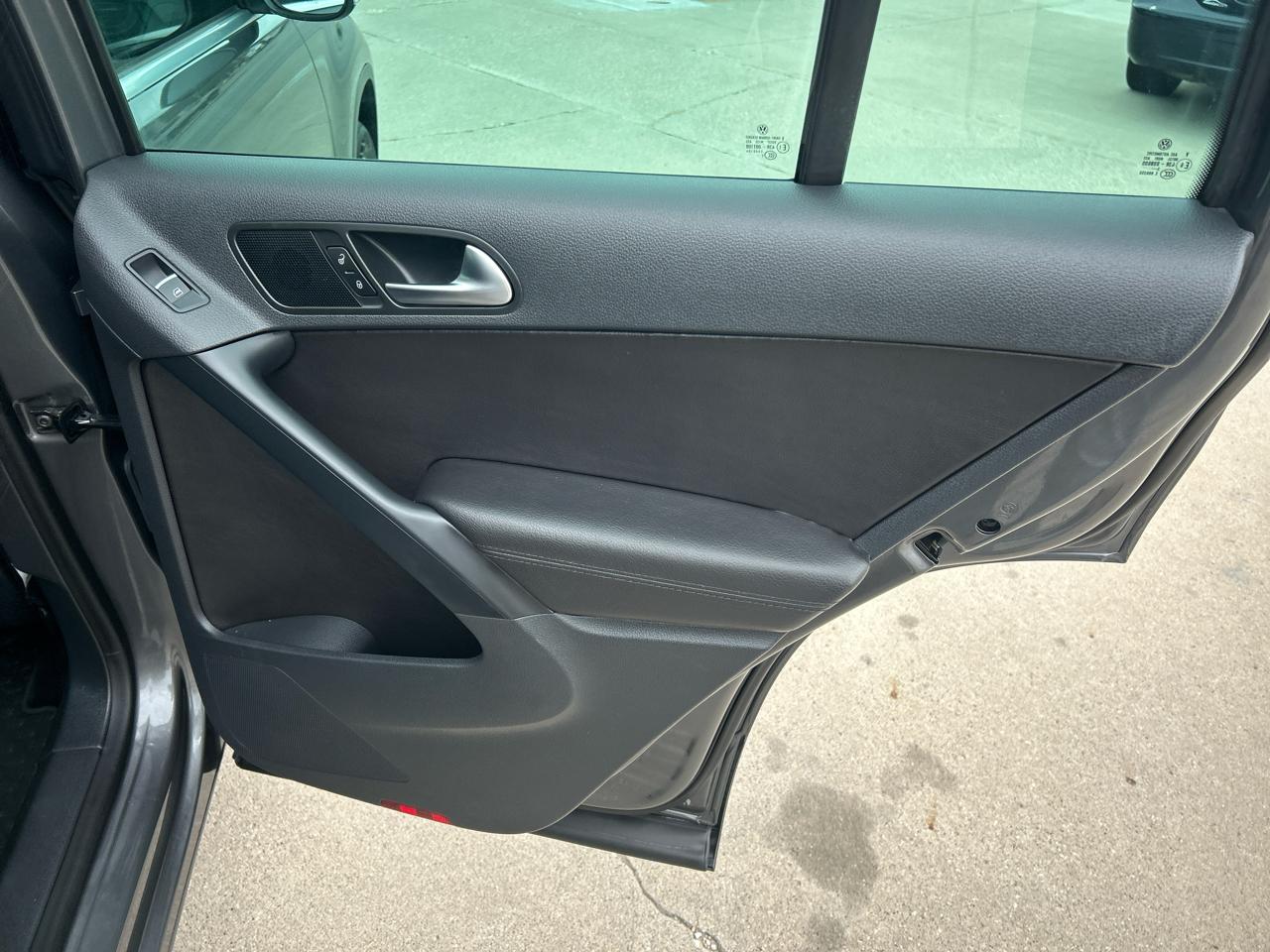 Volkswagen Tiguan 4MOTION 4dr Auto R-Line 2016