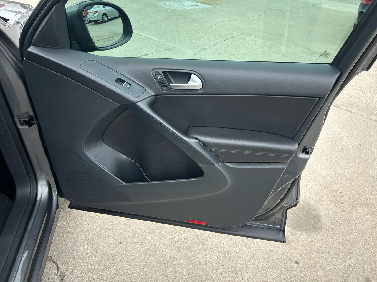 Volkswagen Tiguan 4MOTION 4dr Auto R-Line 2016