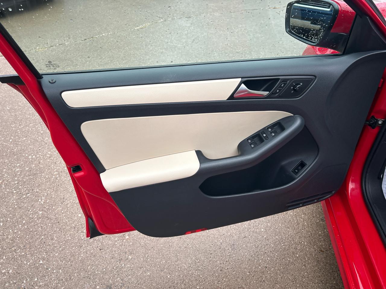 Volkswagen Jetta Sedan 4dr Manual SE w/Convenience & Sunroof PZEV 2012