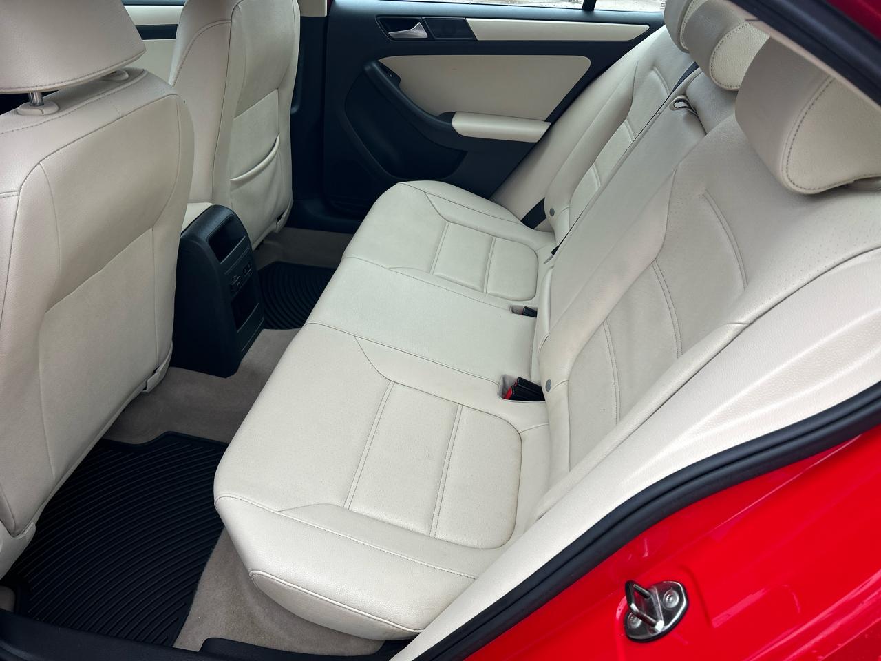 Volkswagen Jetta Sedan 4dr Manual SE w/Convenience & Sunroof PZEV 2012