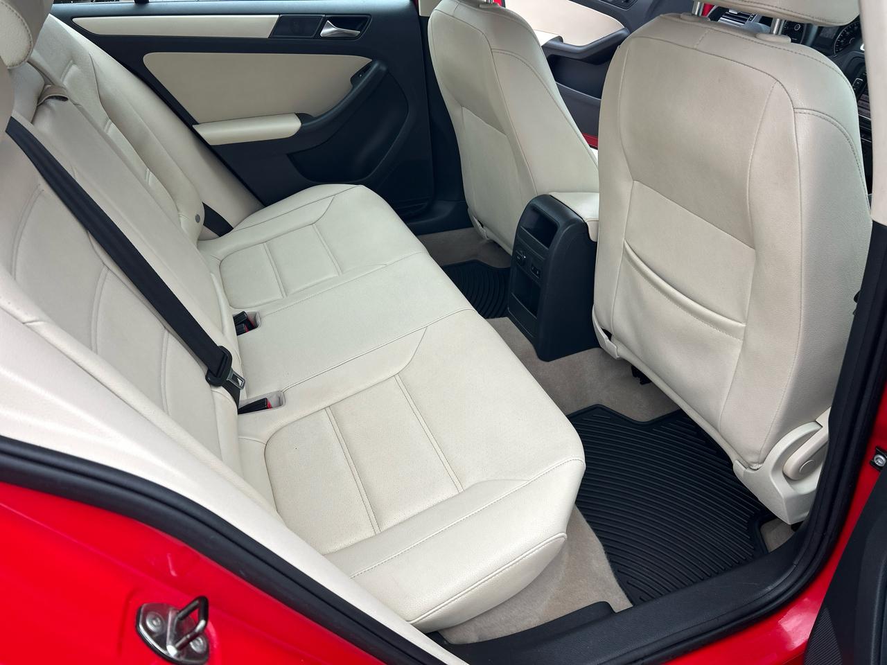 Volkswagen Jetta Sedan 4dr Manual SE w/Convenience & Sunroof PZEV 2012