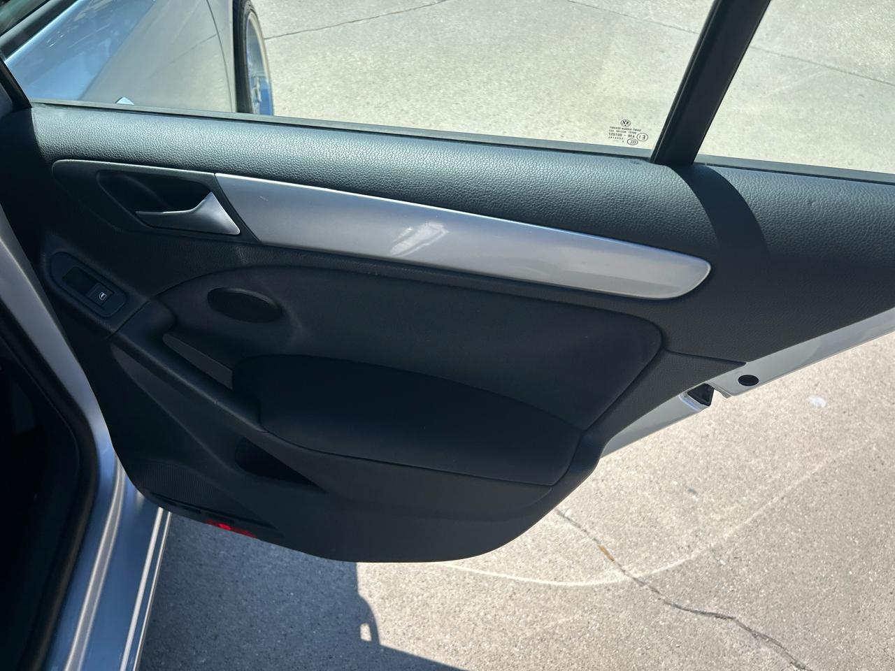 Volkswagen Golf 4dr HB Auto PZEV 2014