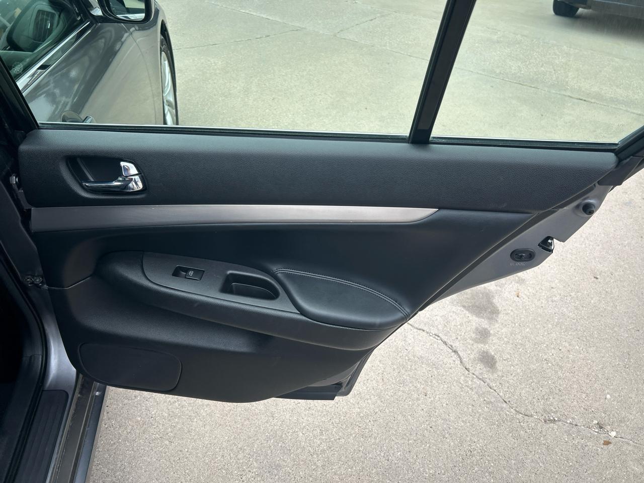 Infiniti G37 Sedan 4dr Journey RWD 2012