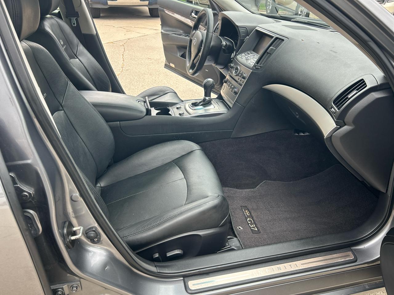 Infiniti G37 Sedan 4dr Journey RWD 2012