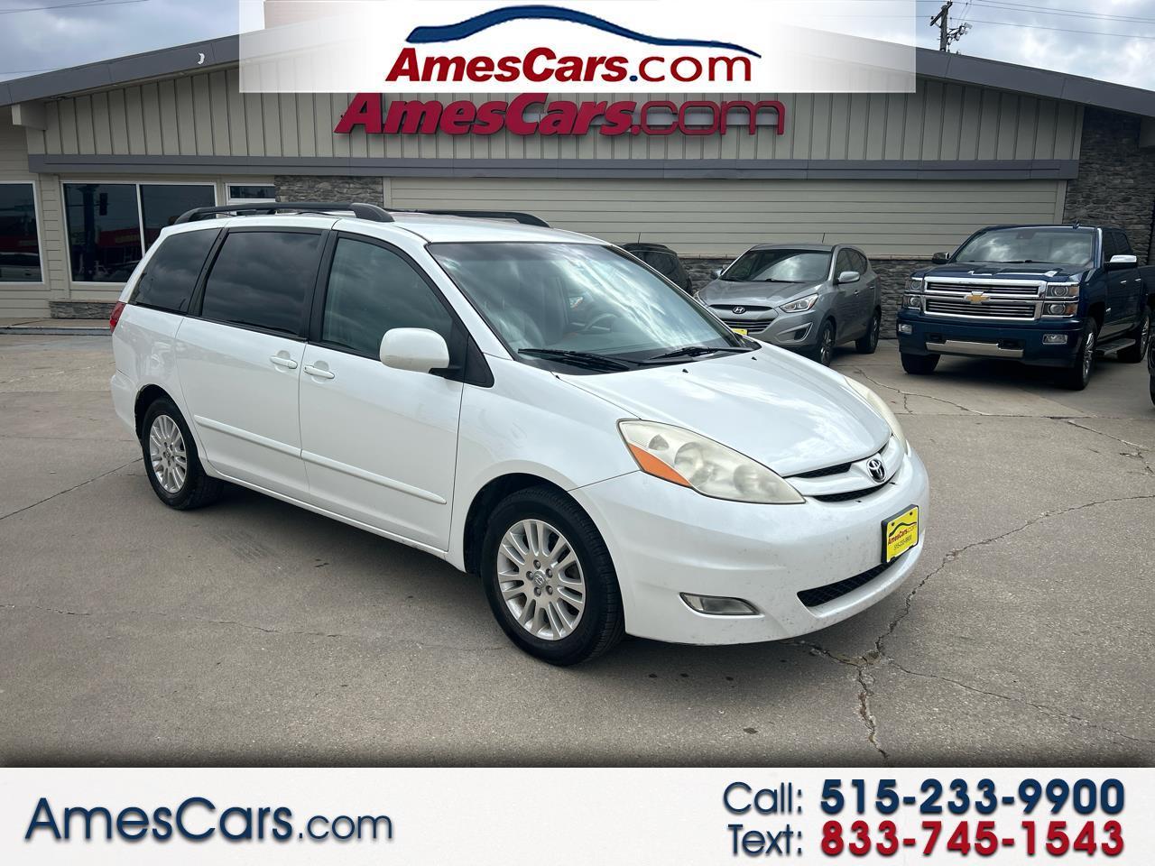 Toyota Sienna 5dr 7-Pass Van XLE FWD (Natl) 2010