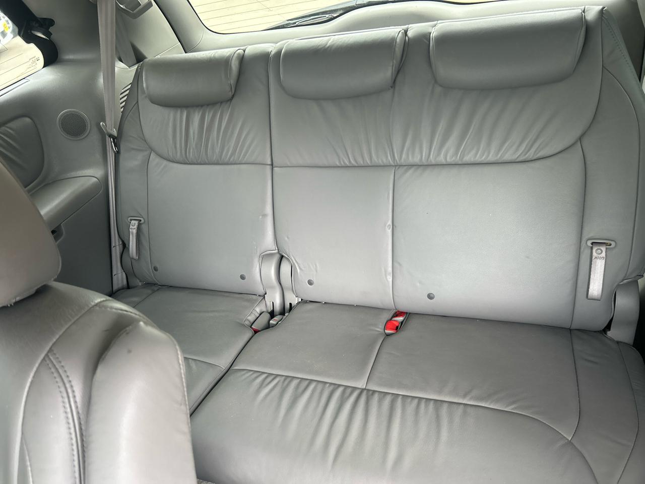 Toyota Sienna 5dr 7-Pass Van XLE FWD (Natl) 2010