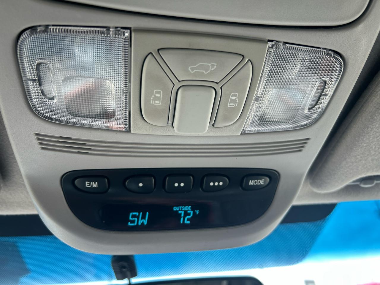 Toyota Sienna 5dr 7-Pass Van XLE FWD (Natl) 2010