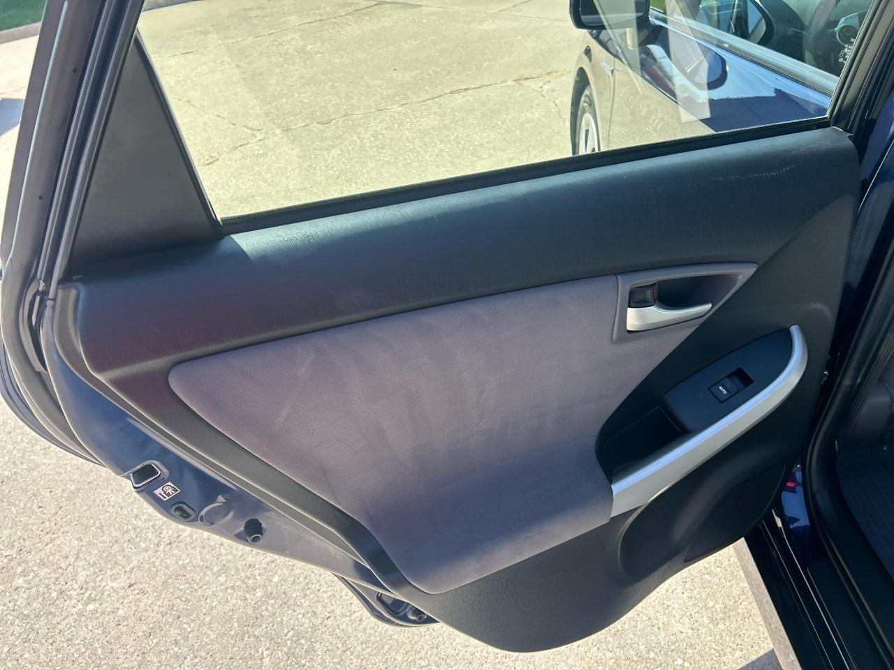 Toyota Prius 5dr HB Three (Natl) 2014