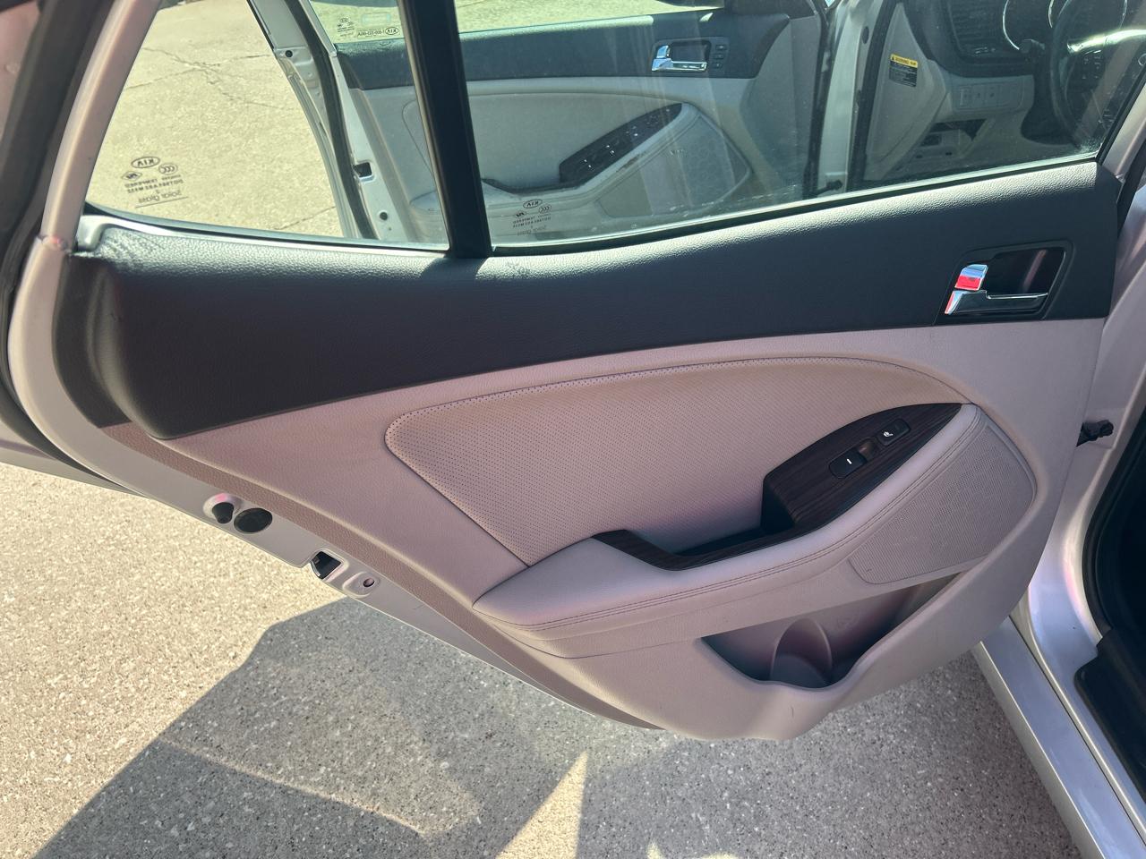 Kia Optima 4dr Sdn 2.4L Auto EX 2012