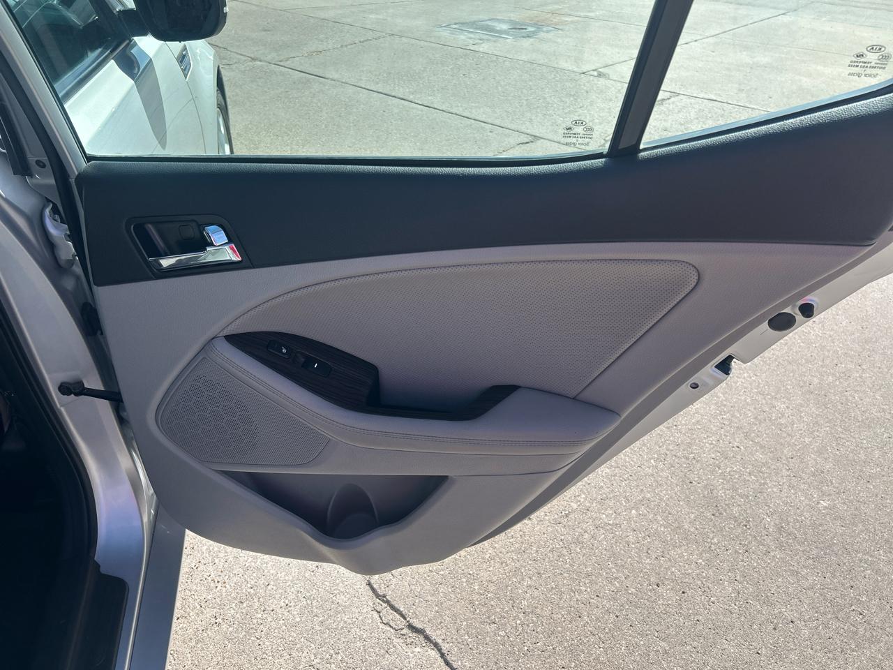 Kia Optima 4dr Sdn 2.4L Auto EX 2012