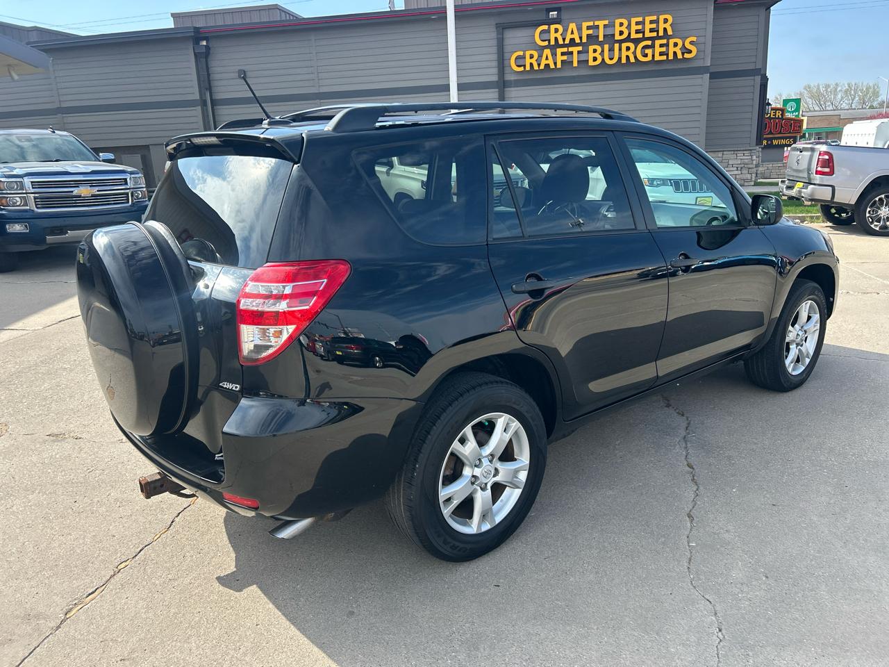 Toyota RAV4 4WD 4dr V6 5-Spd AT (Natl) 2011