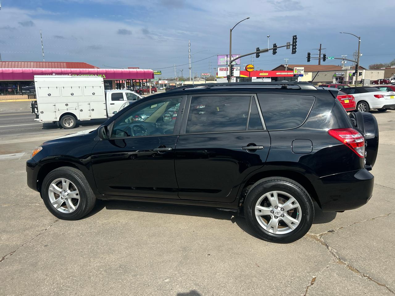 Toyota RAV4 4WD 4dr V6 5-Spd AT (Natl) 2011