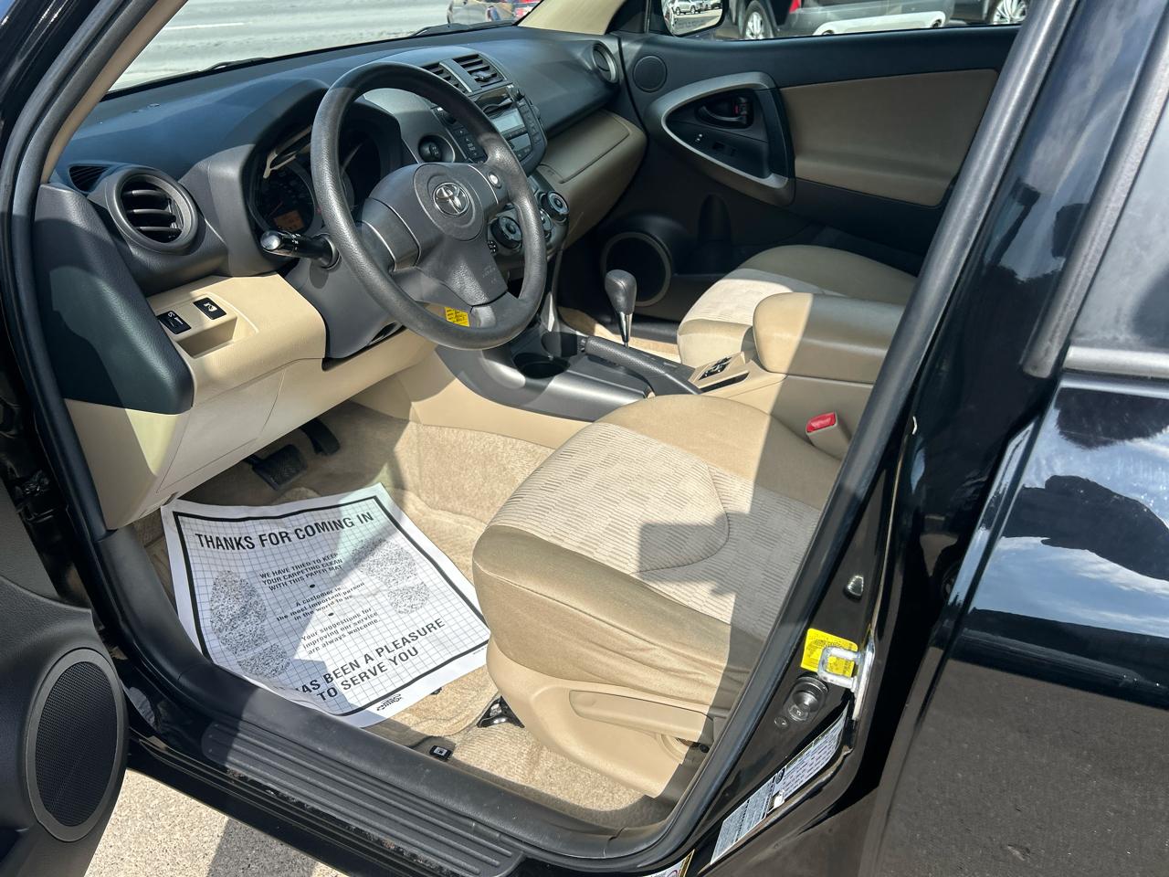 Toyota RAV4 4WD 4dr V6 5-Spd AT (Natl) 2011