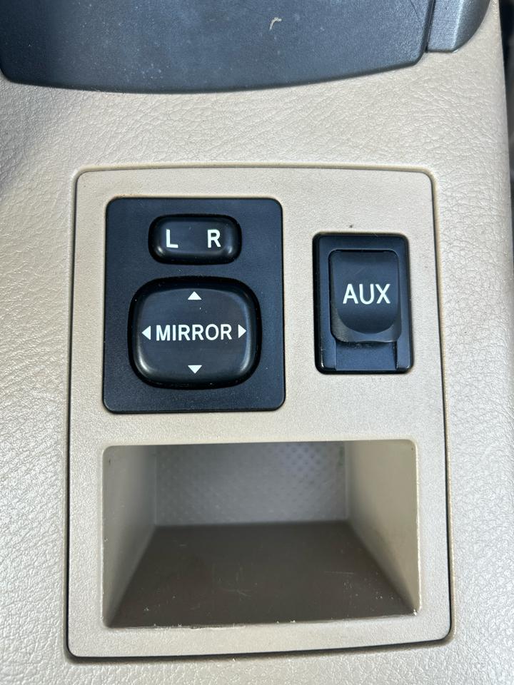 Toyota RAV4 4WD 4dr V6 5-Spd AT (Natl) 2011