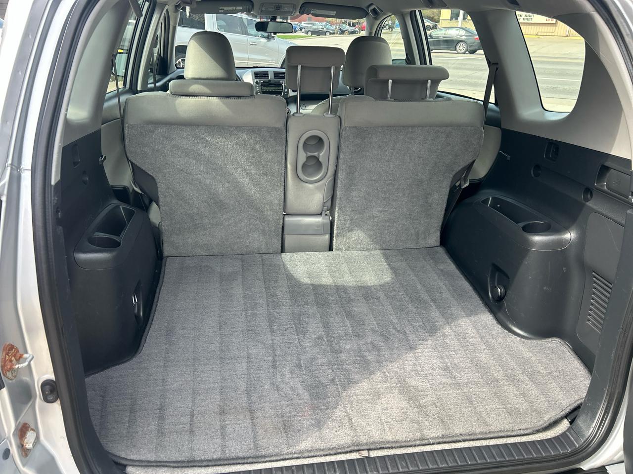 Toyota RAV4 4WD 4dr 4-cyl 4-Spd AT (Natl) 2009