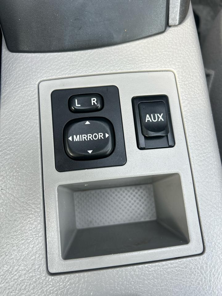 Toyota RAV4 4WD 4dr 4-cyl 4-Spd AT (Natl) 2009