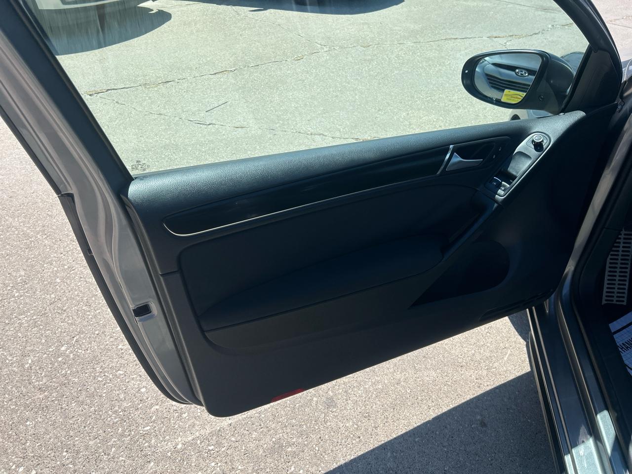 Volkswagen GTI 2dr HB DSG w/Sunroof & Navi PZEV 2012