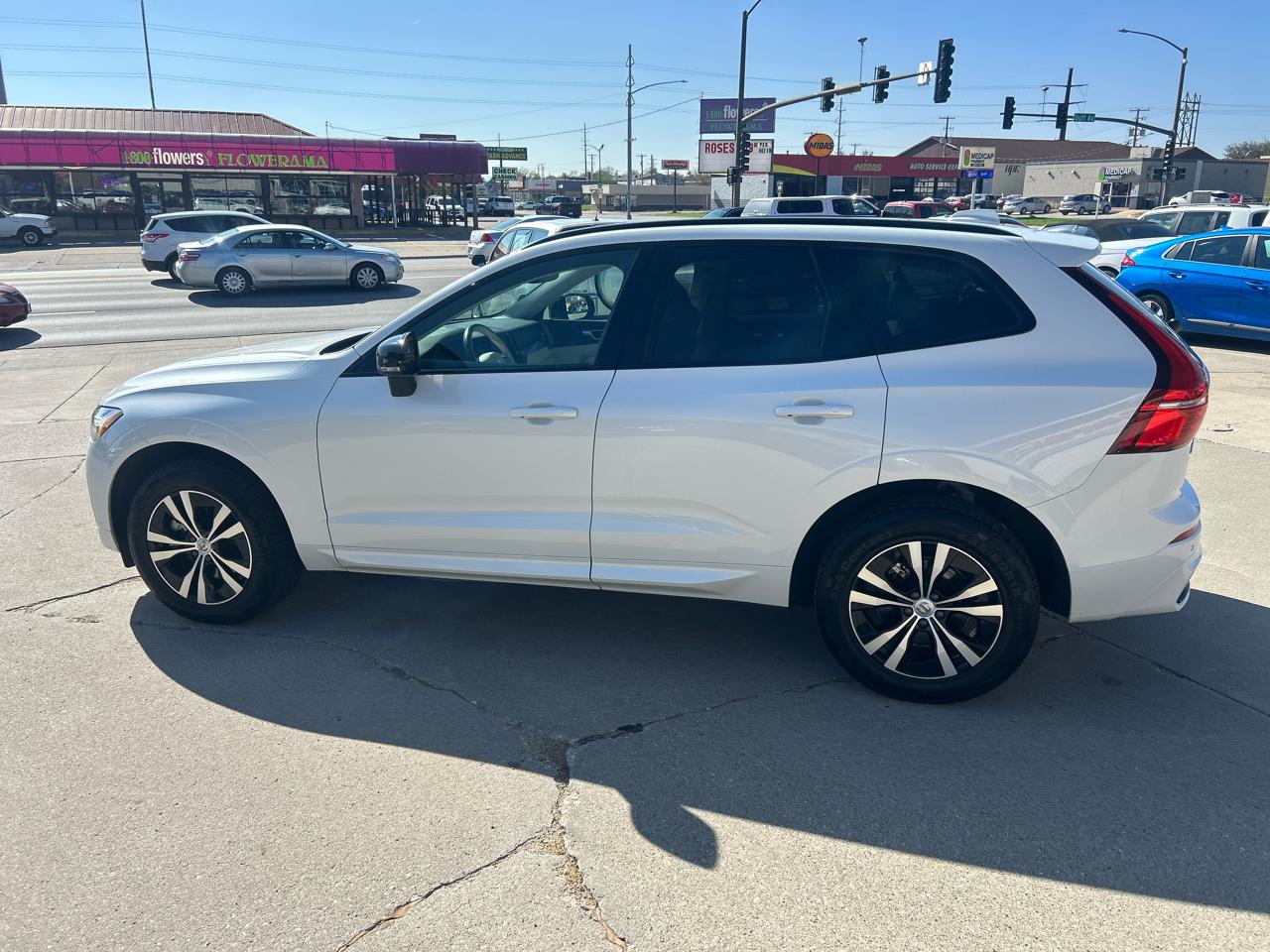 Volvo XC60 B5 AWD Core Dark Theme 2024