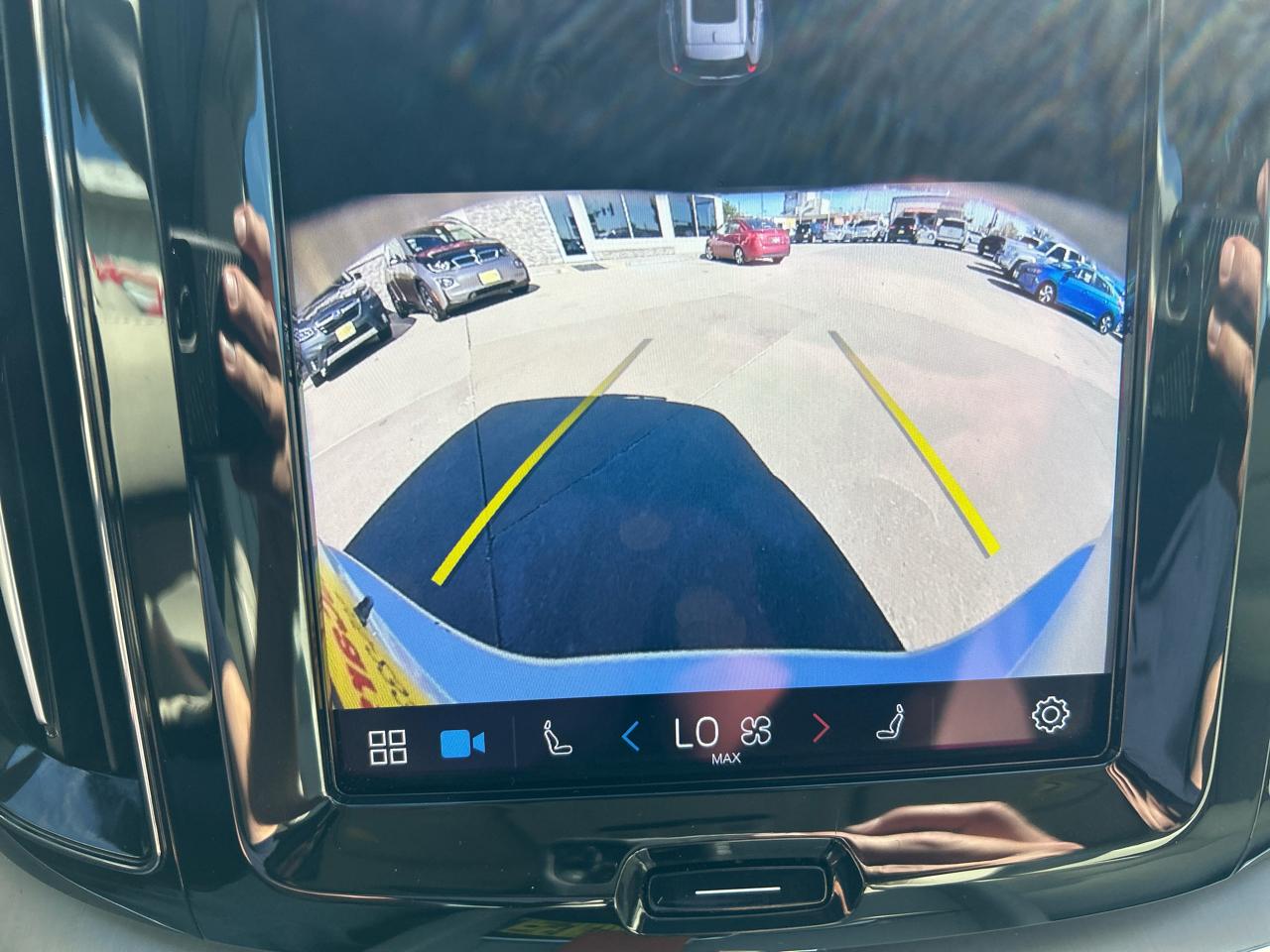 Volvo XC60 B5 AWD Core Dark Theme 2024