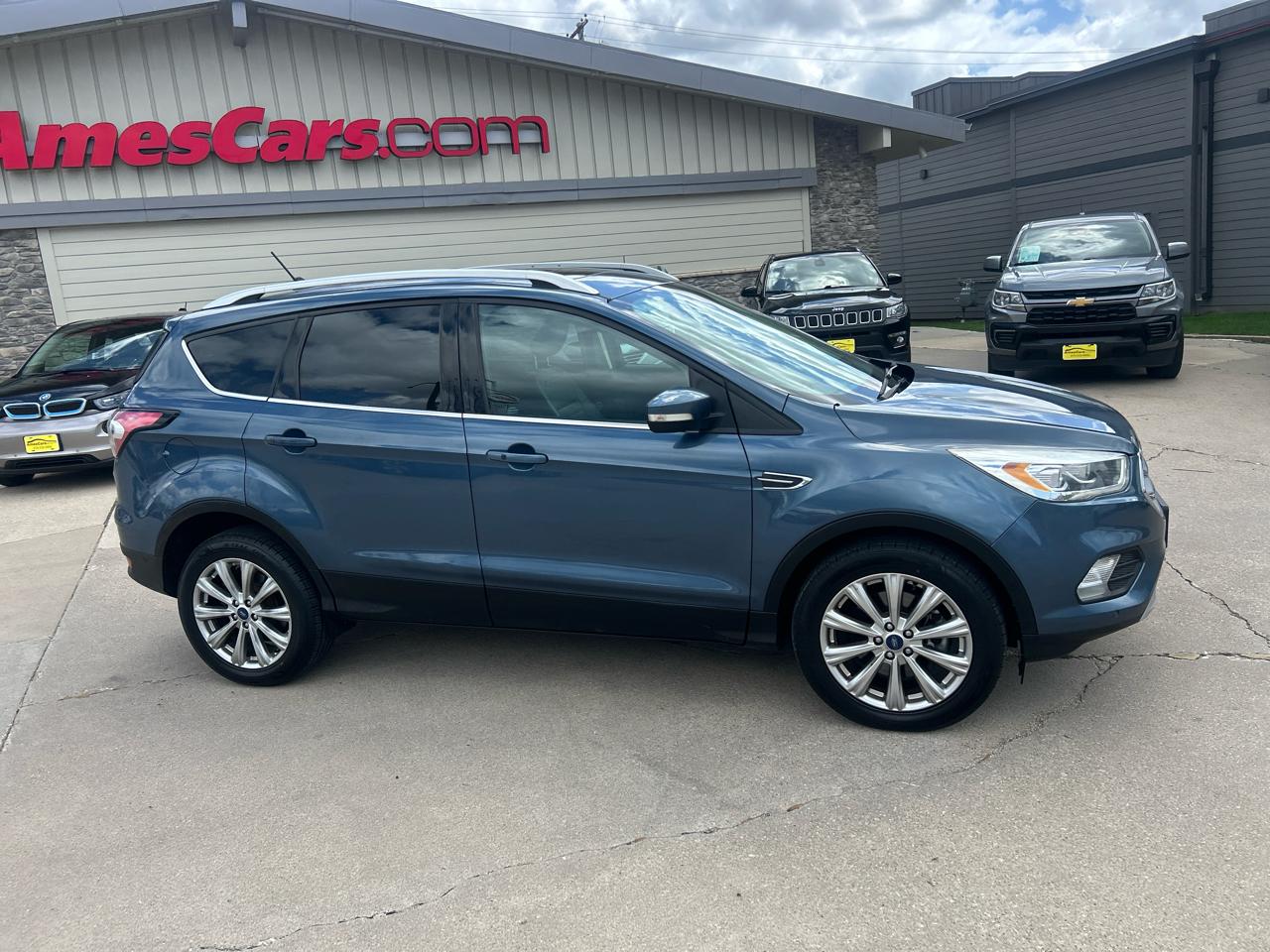 Ford Escape Titanium 4WD 2018