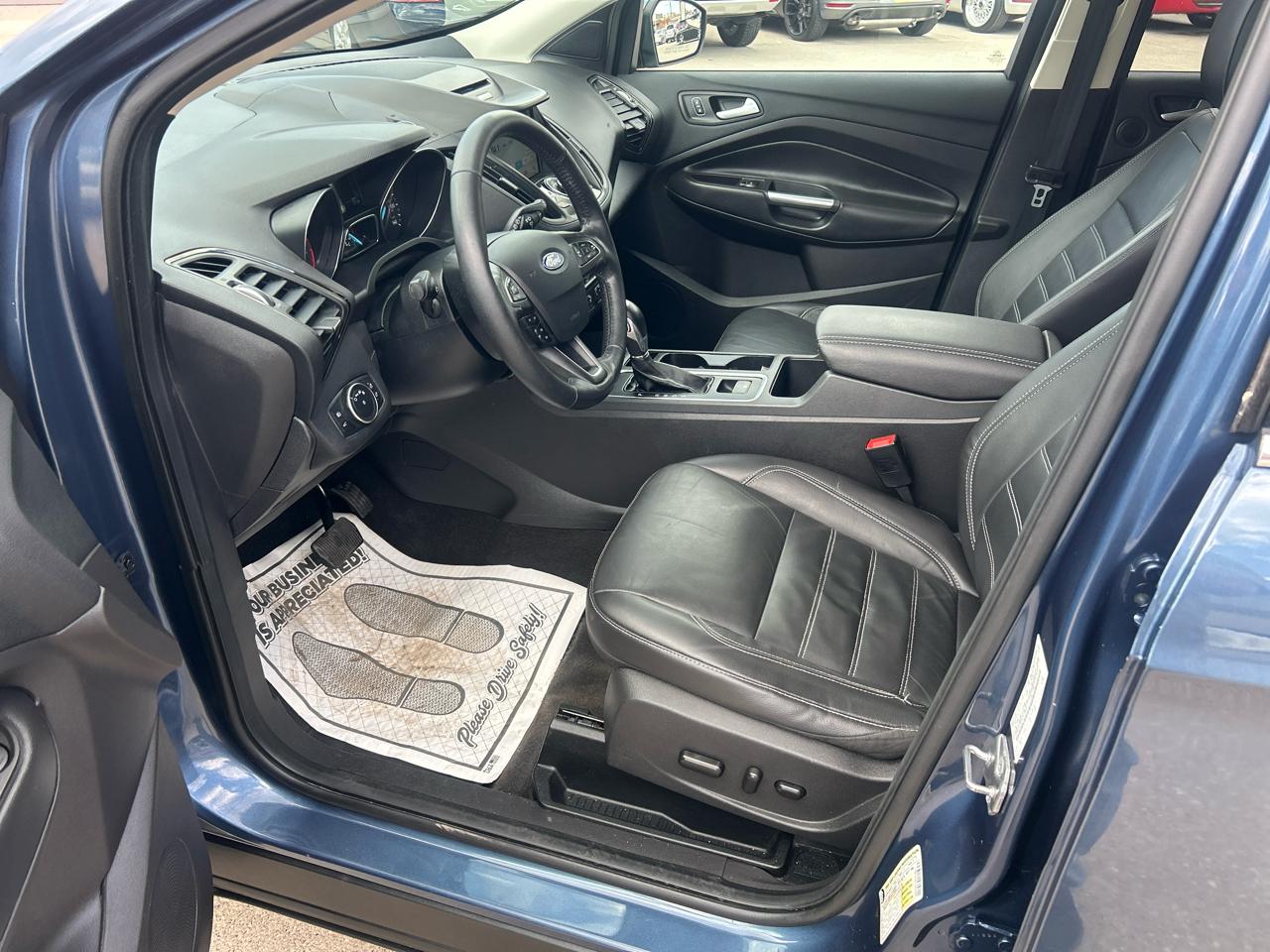 Ford Escape Titanium 4WD 2018