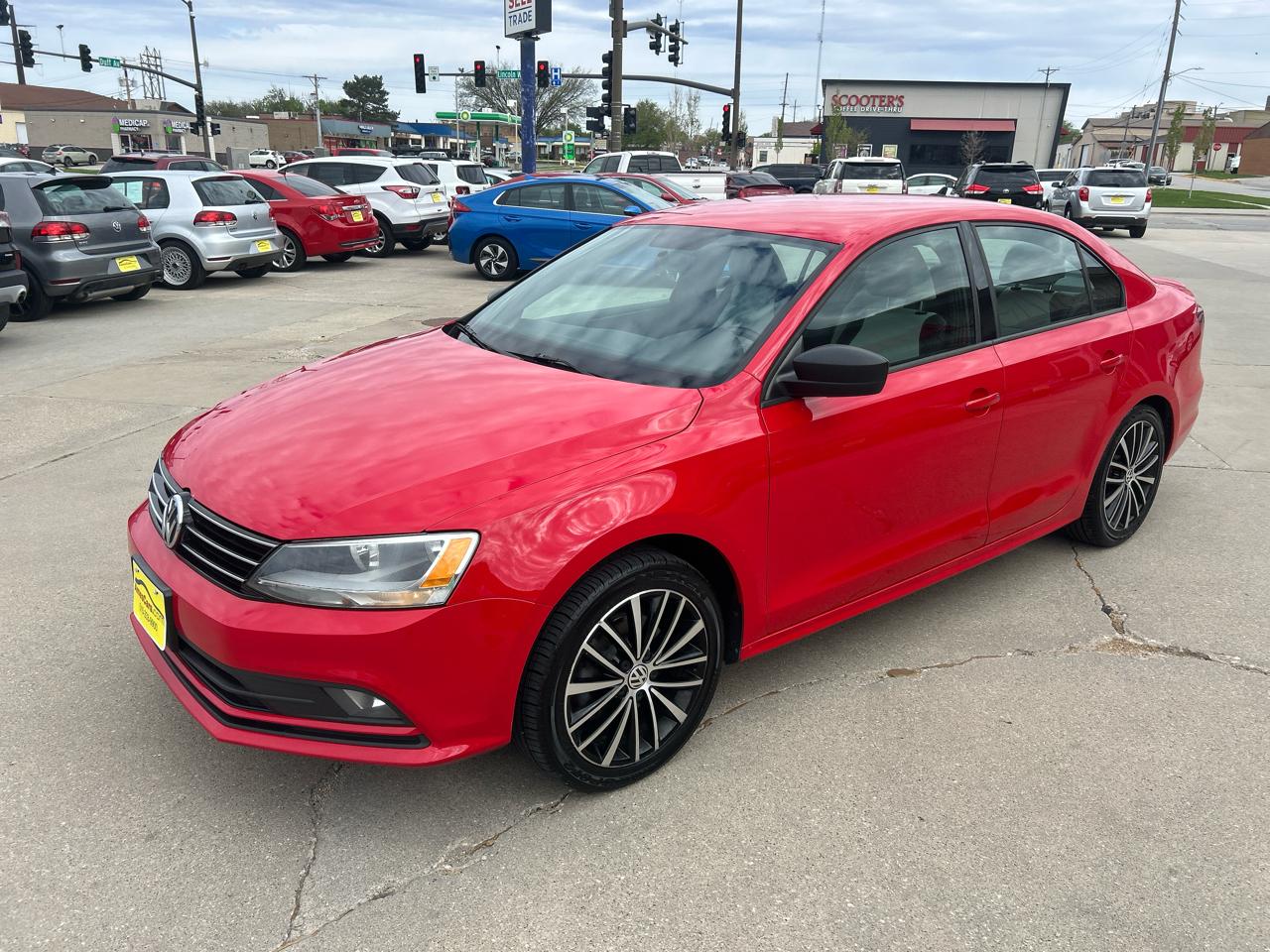 Volkswagen Jetta Sedan 4dr Auto 1.8T Sport PZEV 2016
