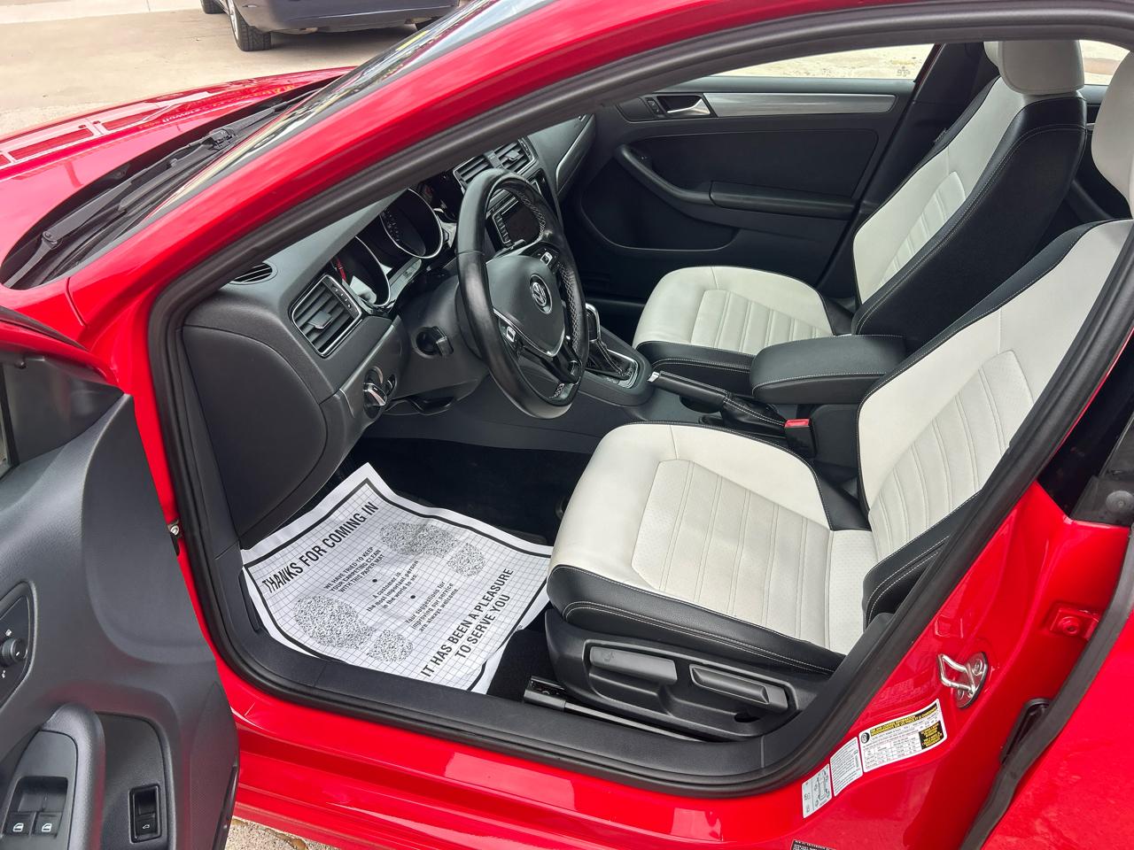 Volkswagen Jetta Sedan 4dr Auto 1.8T Sport PZEV 2016