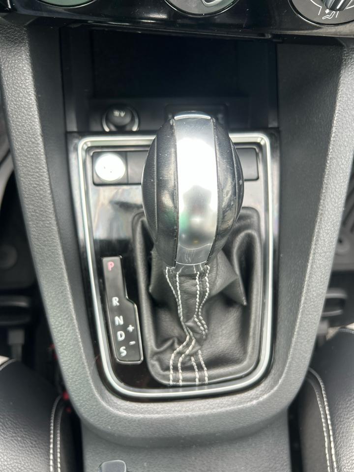 Volkswagen Jetta Sedan 4dr Auto 1.8T Sport PZEV 2016