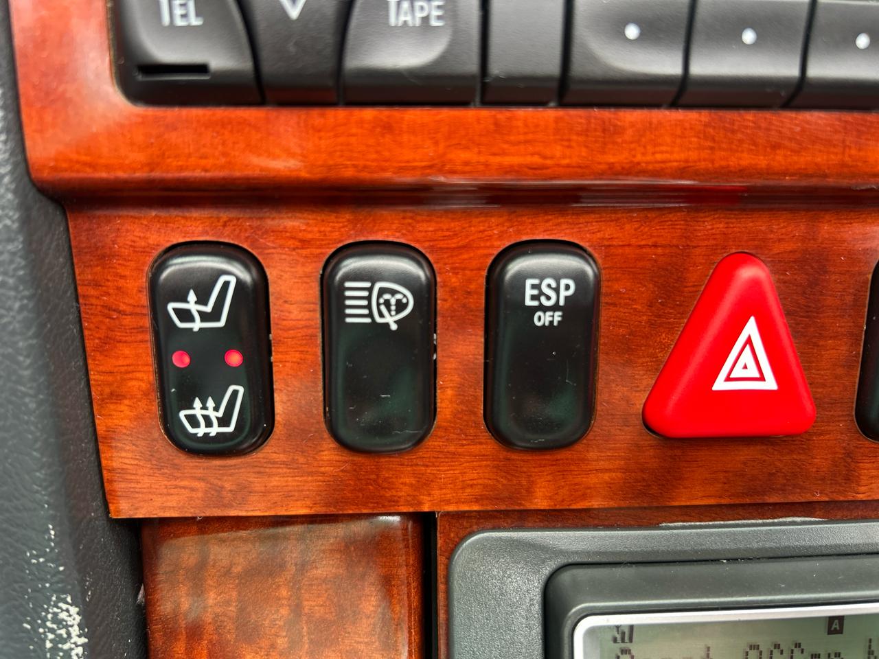 Mercedes-Benz SLK-Class 2dr Roadster 3.2L 2003