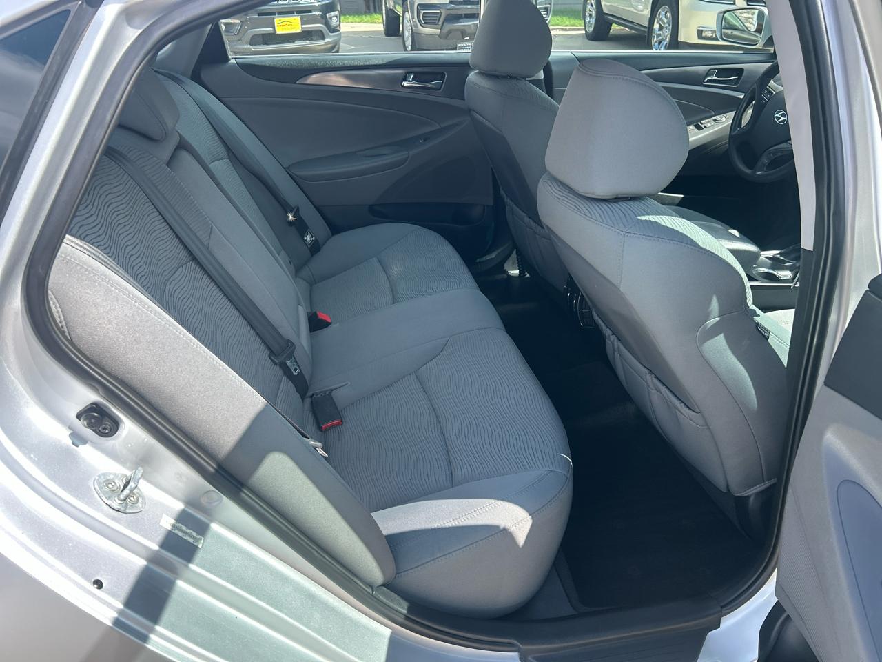 Hyundai Sonata Hybrid 4dr Sdn 2013