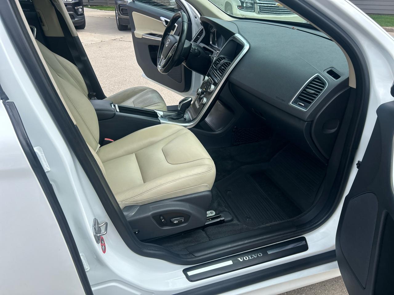Volvo XC60 AWD 4dr T6 *Ltd Avail* 2016