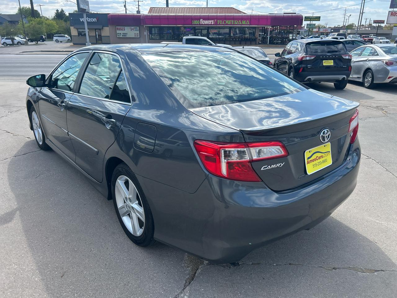 Toyota Camry 4dr Sdn I4 Auto XLE (Natl) 2013