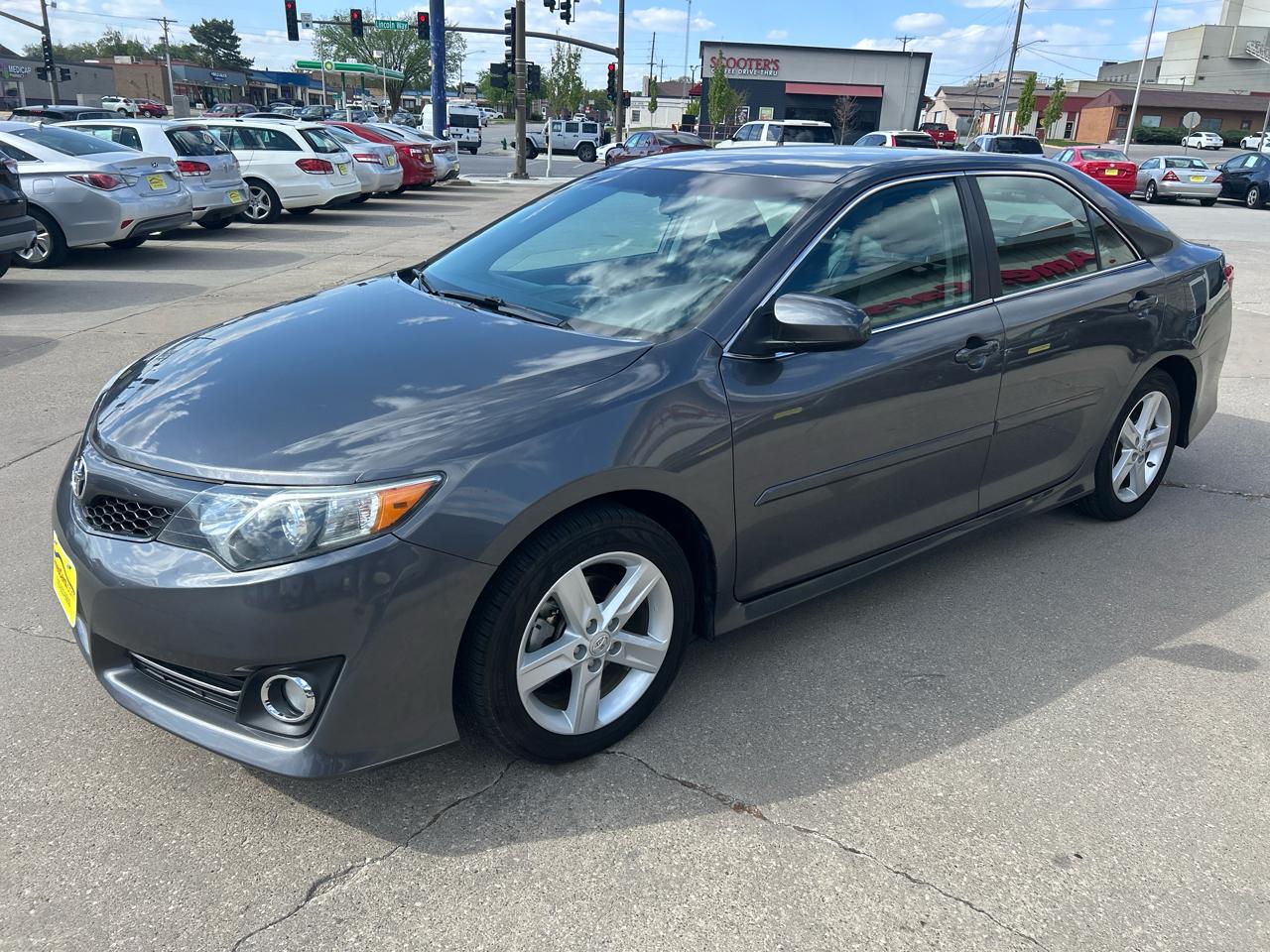 Toyota Camry 4dr Sdn I4 Auto XLE (Natl) 2013