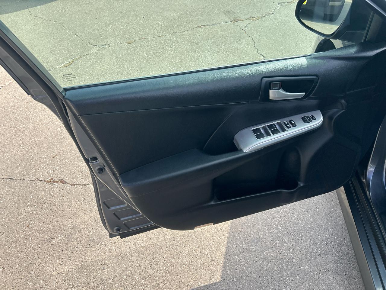 Toyota Camry 4dr Sdn I4 Auto XLE (Natl) 2013
