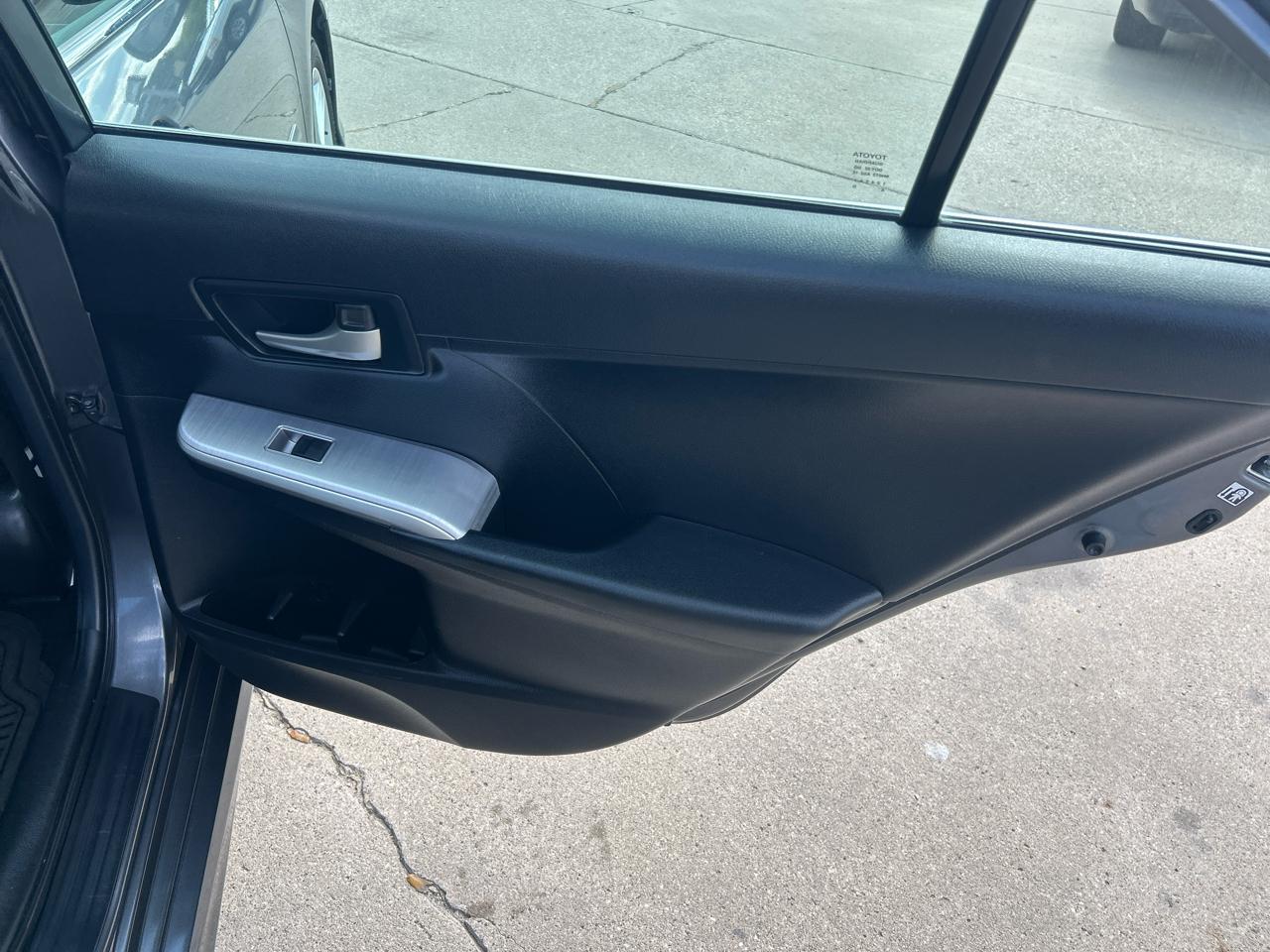 Toyota Camry 4dr Sdn I4 Auto XLE (Natl) 2013