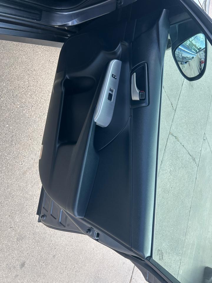 Toyota Camry 4dr Sdn I4 Auto XLE (Natl) 2013