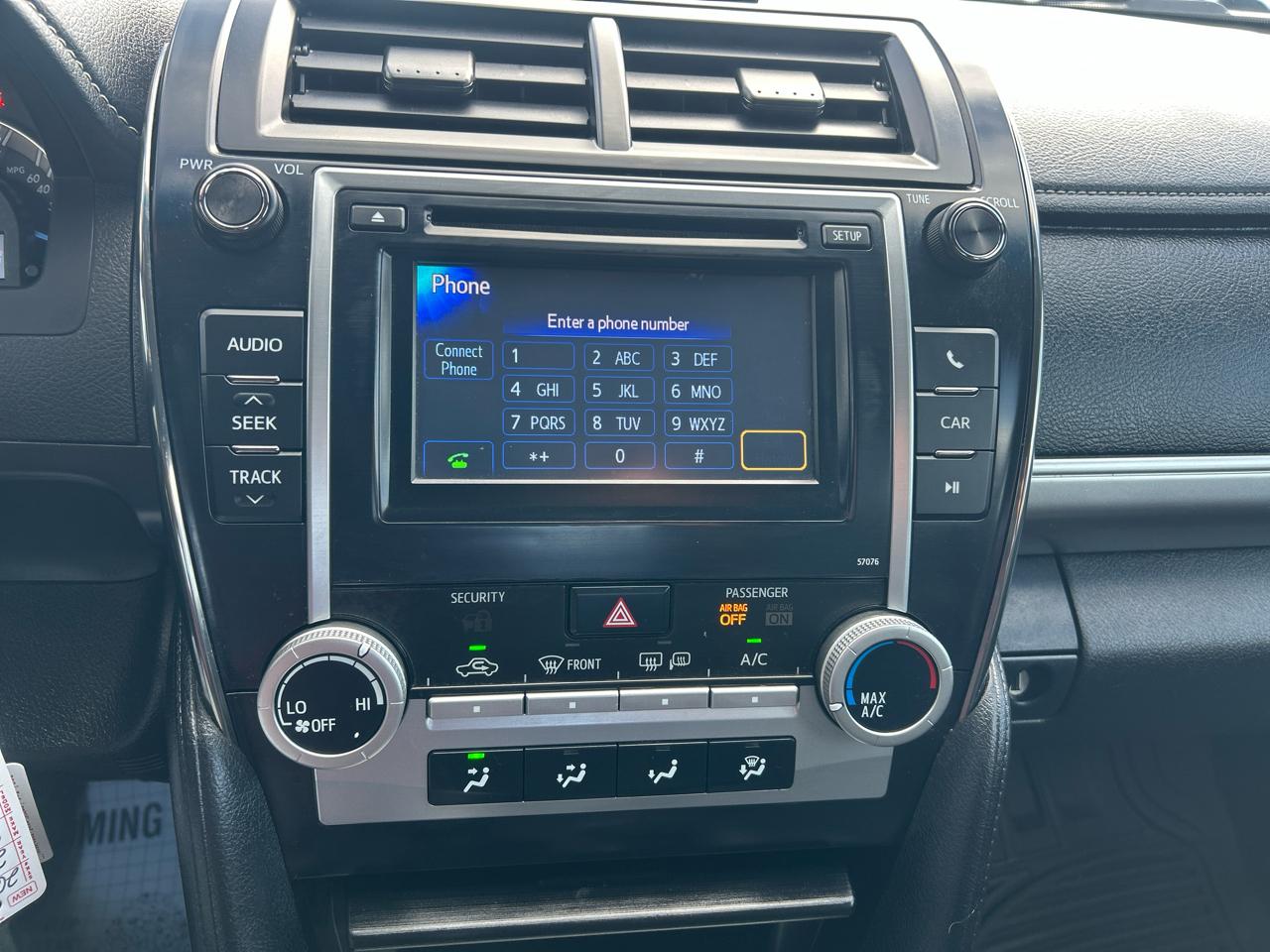 Toyota Camry 4dr Sdn I4 Auto XLE (Natl) 2013