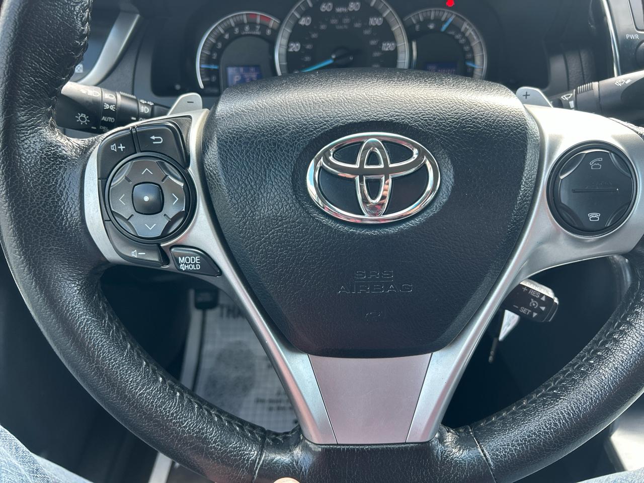 Toyota Camry 4dr Sdn I4 Auto XLE (Natl) 2013