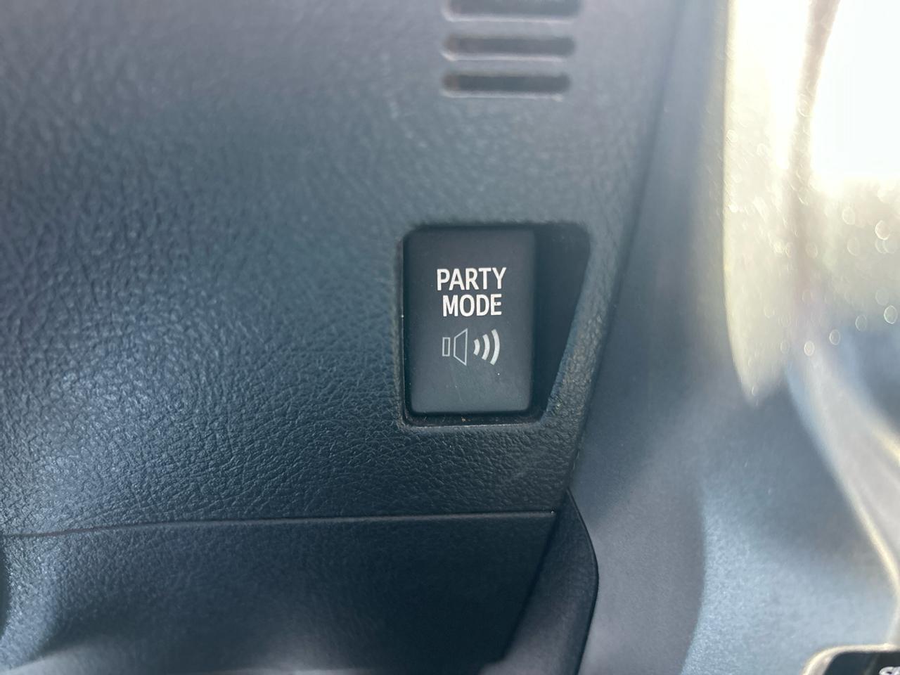 Toyota 4Runner 4WD 4dr V6 Limited (Natl) 2010