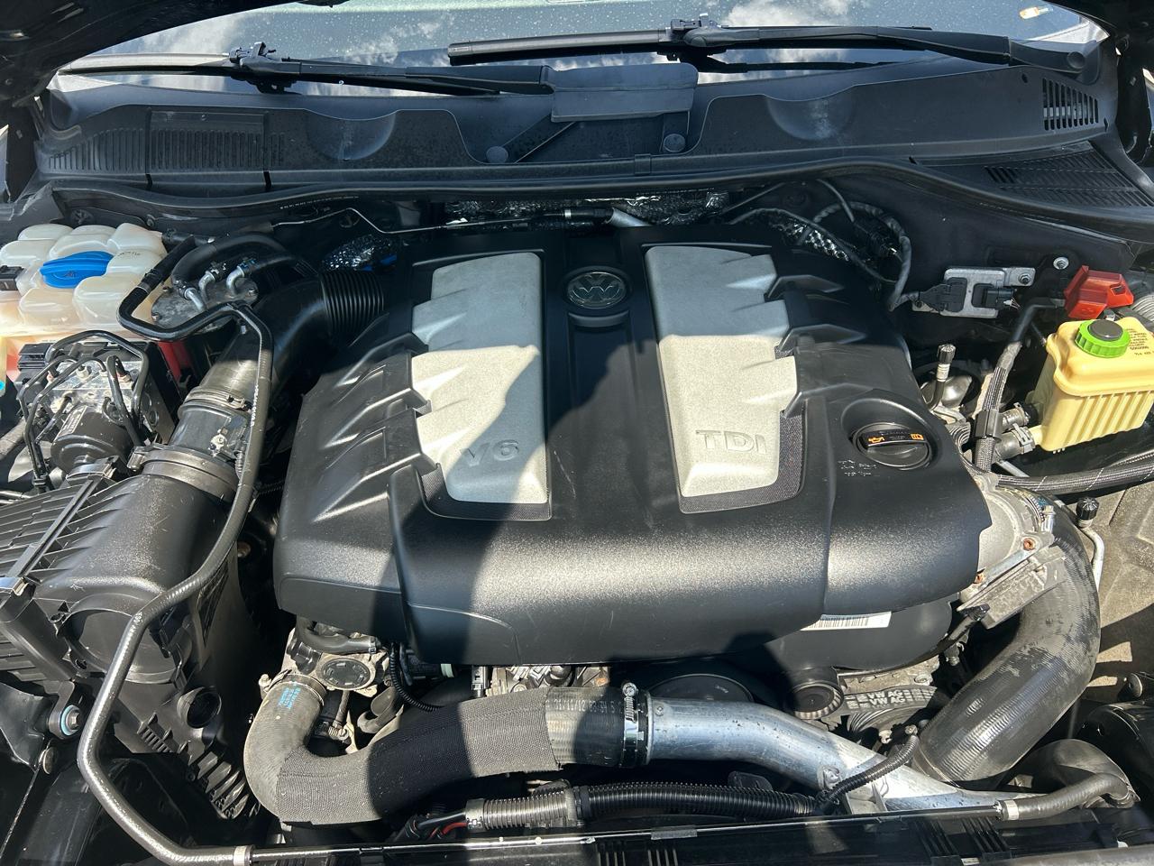 Volkswagen Touareg 4dr TDI Sport w/Nav 2012