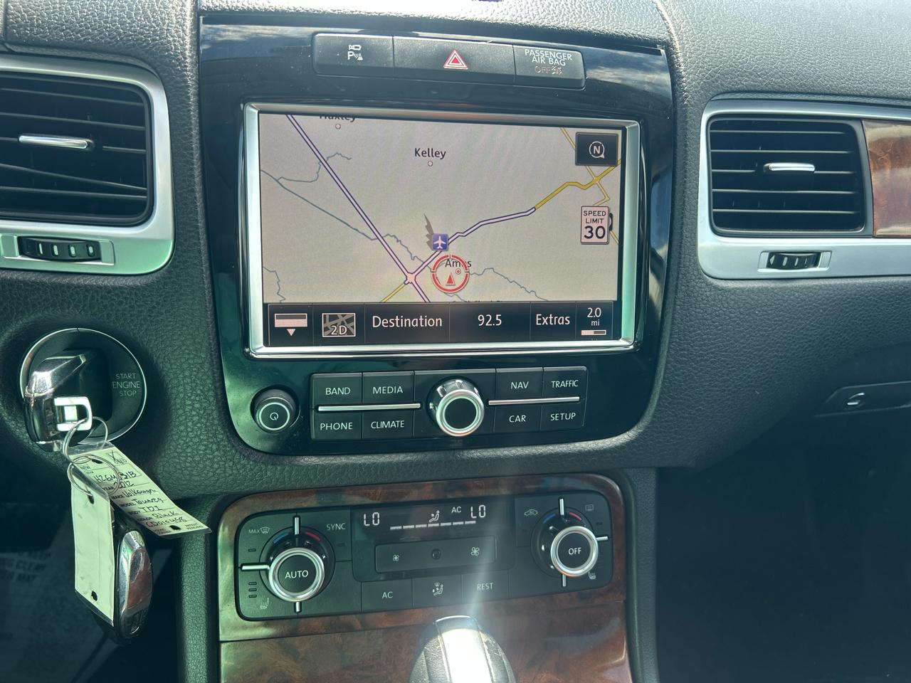 Volkswagen Touareg 4dr TDI Sport w/Nav 2012