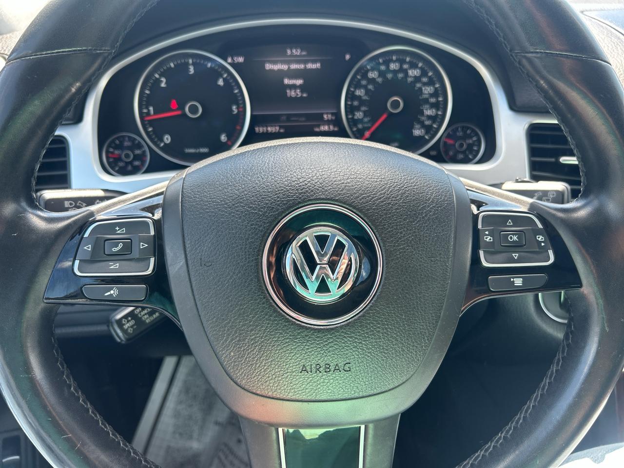 Volkswagen Touareg 4dr TDI Sport w/Nav 2012